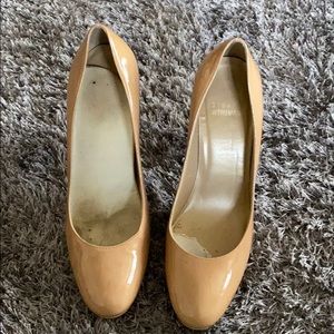Stuart weitzman nude pumps